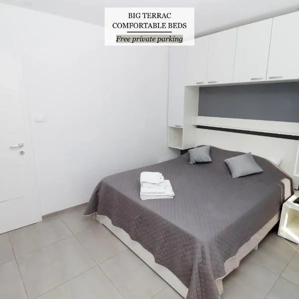AMB Apartmaji, hotel in Spodnje Škofije