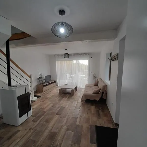 Charmante maison à louer, hotel en Lagor