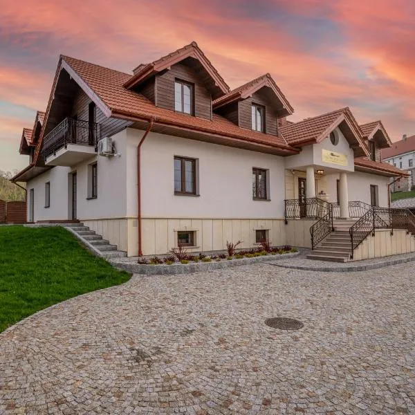 Zamkowe Apartamenty, hotel i Sandomierz