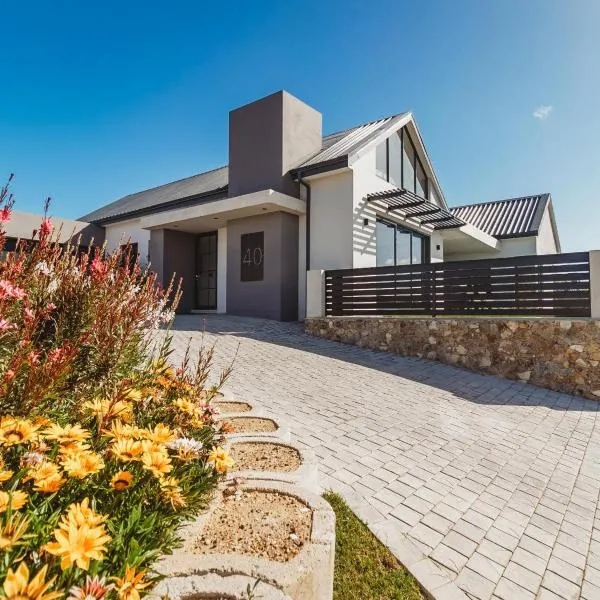 40 Ridge Drive, Kingswood Golf Estate, viešbutis mieste Džordžas