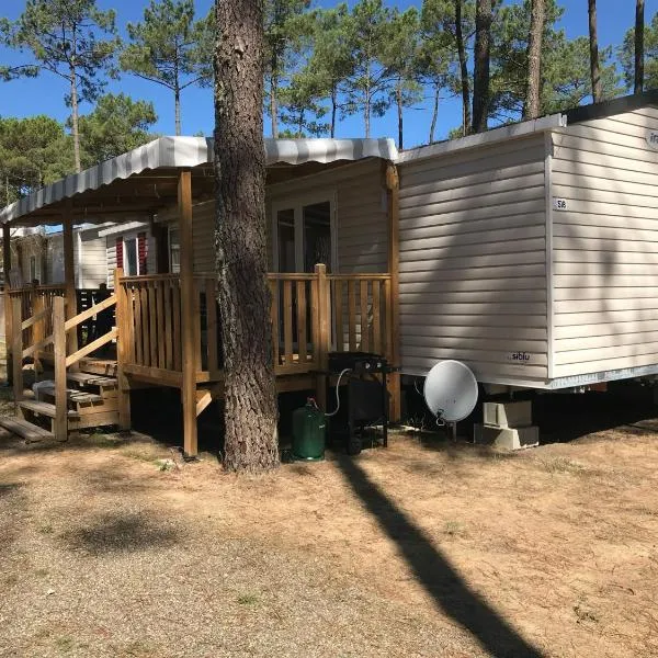 MH518 3chambres et 1 sdb de 40m2 dans camping 4 étoiles, Hotel in Saint-Julien-en-Born