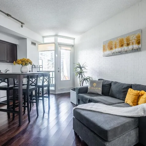1 Bedroom plus Den Condo Garden View Fort York Downtown Toronto、トロントのホテル