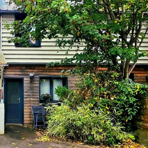 Maison Duplex Confort-Coté Cour et Jardins-Centre Gare, hotel a Amiens