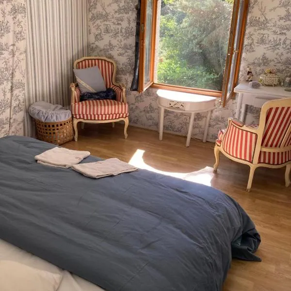 Nuit entre mer et montagne, хотел в Caixas