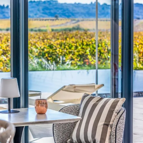 Royal Tiki Lodges - Chambres d'hôtes avec Piscine chauffée & SPA, viešbutis mieste Plaissan