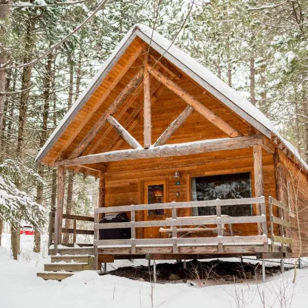 Huttopia Les Deux Lacs - Laurentides, khách sạn ở Mont-Blanc