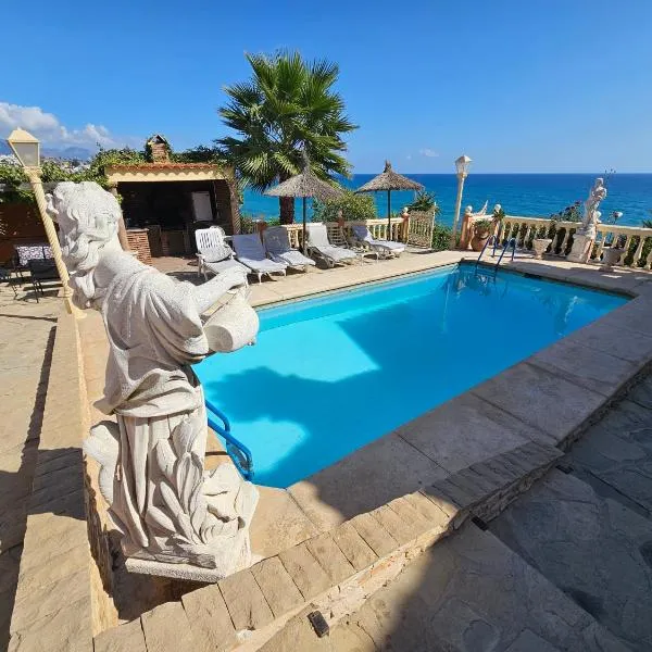 Luxury Andalusian Villa with Panoramic Mediterranean Sea Views & Private Pool & Multi-Level Gardens, hotel i Fuengirola