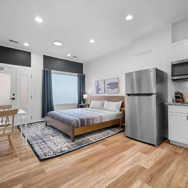 Central Lawrenceville 1A Bright and Stylish Private Studio with Free Street Parking, hotel em Pittsburgh