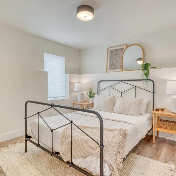 Stay Portland - The Madison Farmhouse - Vintage Shops & Espresso, hôtel à Portland