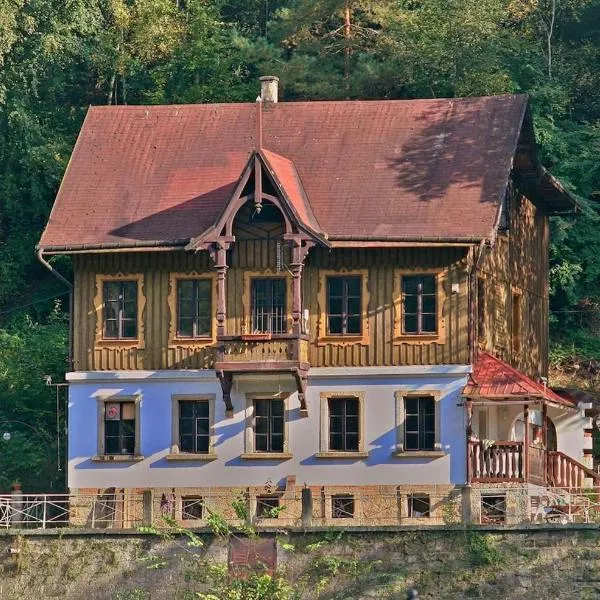 Chata Na Suché Kamenice: Hřensko şehrinde bir otel