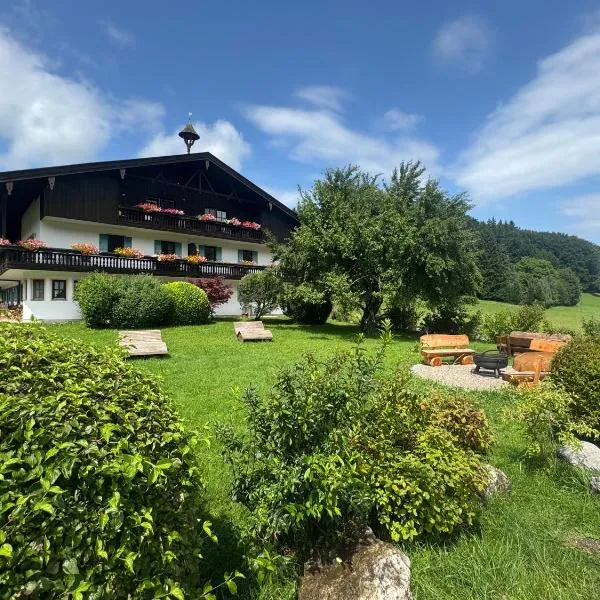 ciao-aschau Gschwendtnerhof Ap12 Göbel, hotel in Aschau