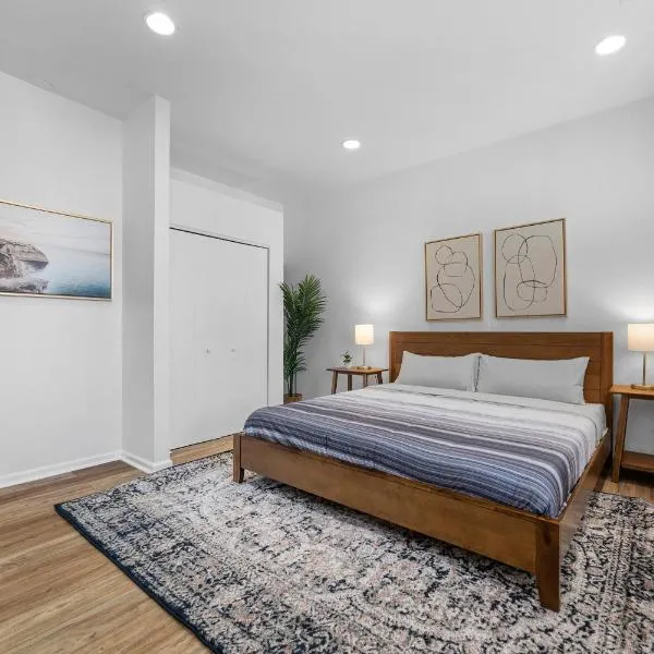 Central Lawrenceville 3 Spacious and Modern Two Bedroom Apartment with Free Street Parking, ξενοδοχείο στο Πίτσμπουργκ