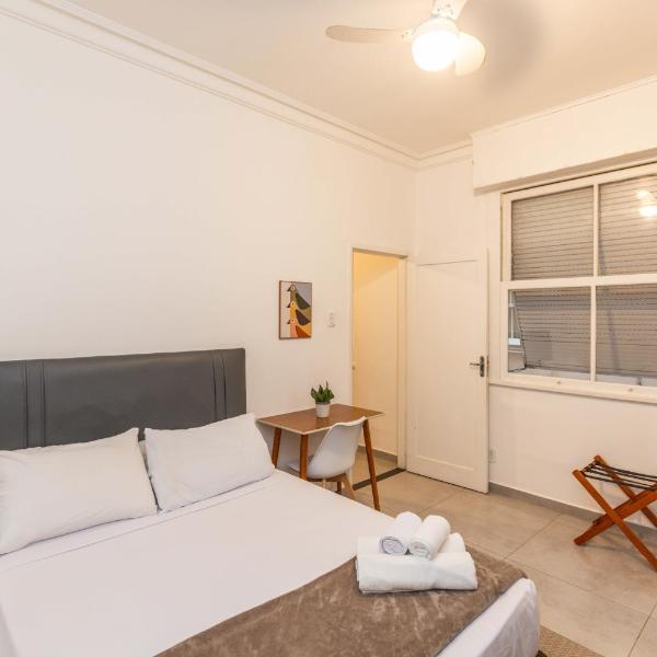 Apartamento Sala e Suíte em Copacabana, reformado, localização central a apenas 200m da praia e 400m do metrô, wi-fi, ar condicionado split - Foto 2