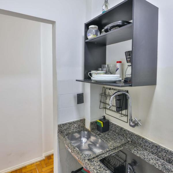 Quarto e Sala em Ipanema com localização privilegiada, próximo ao Leblon, 2 quadras da praia e 400m do metrô! - Foto 4