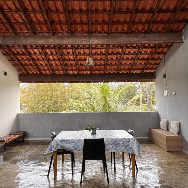 Chalé com Varanda Grande e Terraço Vista Mar, ξενοδοχείο σε Itanhaem