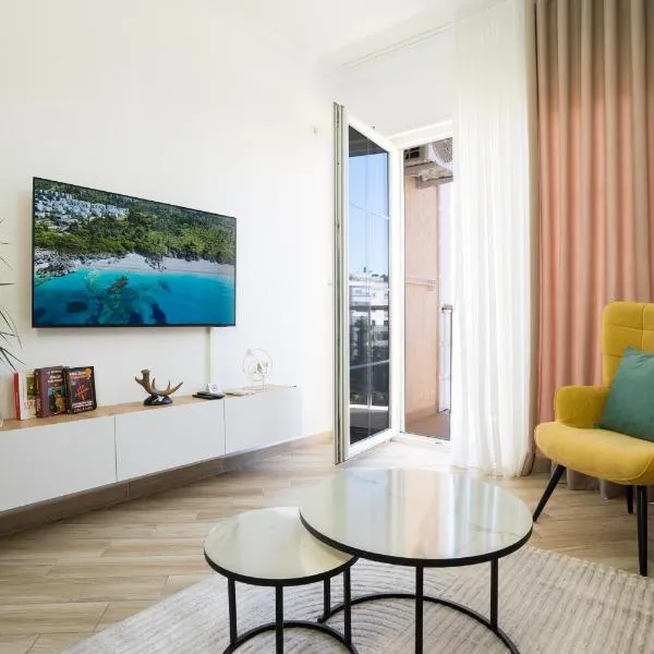 RANA Apartment - Modern & Sunny Flat near Durres Center & Beach, hotel v destinaci Durrës