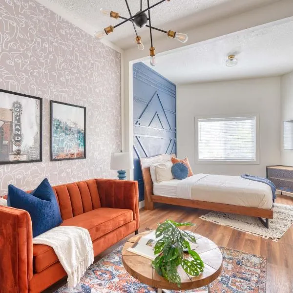 Stay Portland - Bright Brooklyn Studio, hotel in Portland