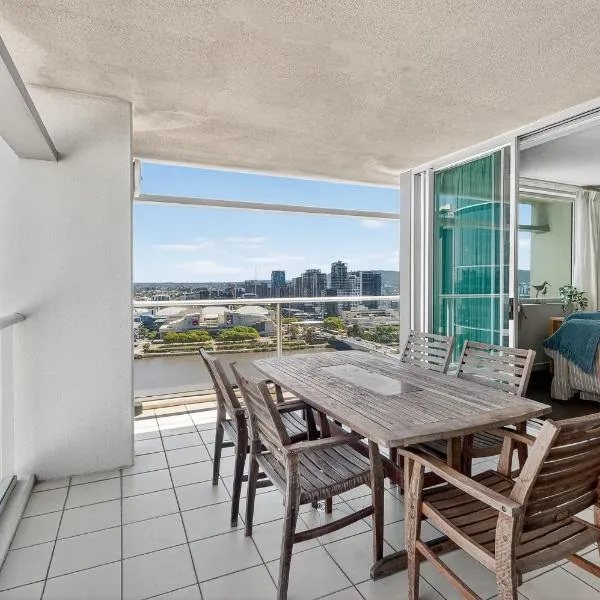 Coastal Escape with River Views in Casino Towers, hotel v destinaci Brisbane