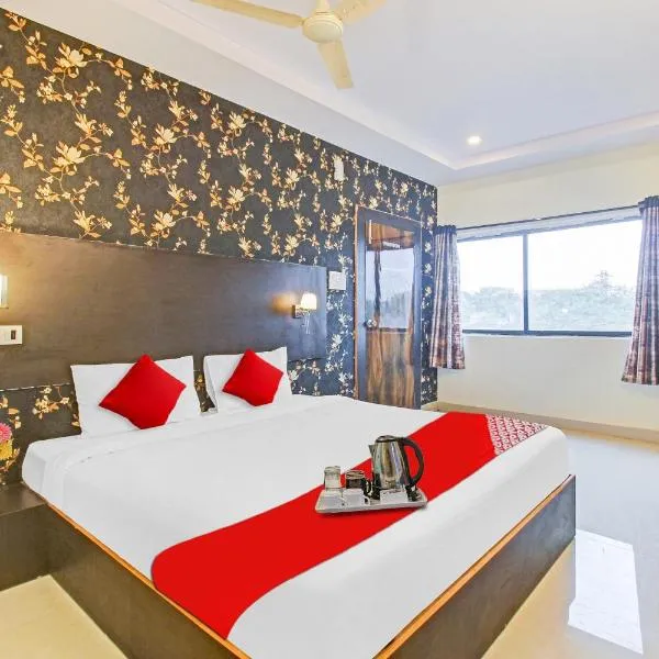 Capital O Ragas Inn, hotel in Hyderabad