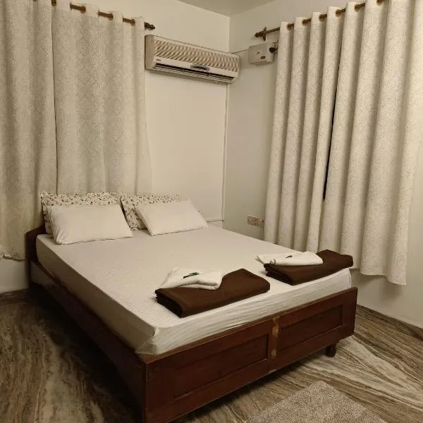 Good shepherd & Sabs Apartments And rooms，位于科尔瓦的酒店