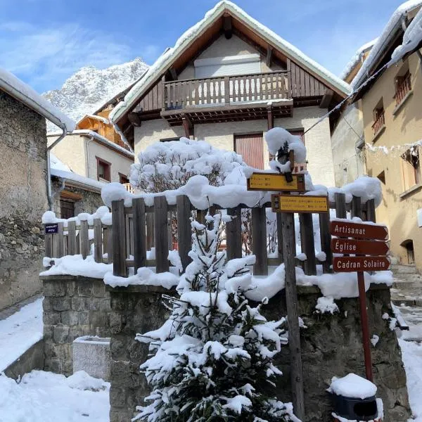 Chalet Pitu - 1-6 People, hotel in Vénosc