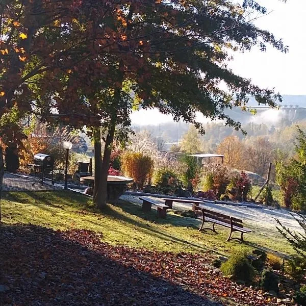 Dom Wschodzącego Słońca, hotel i Solina