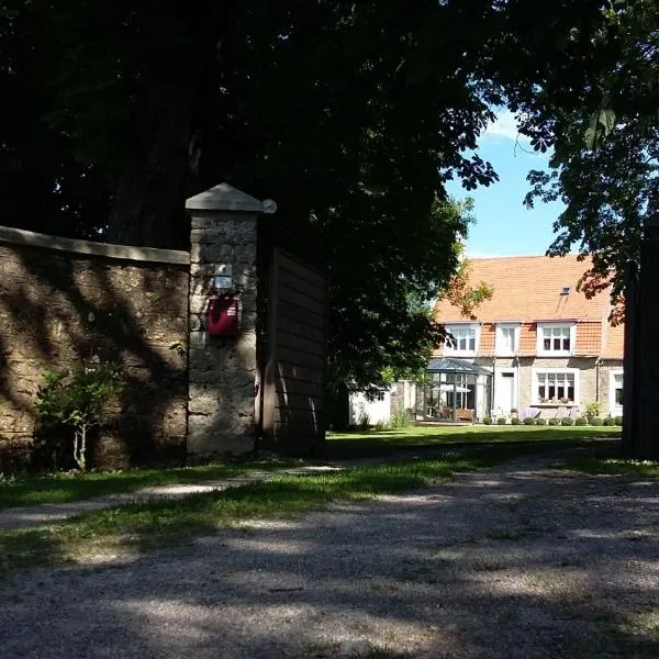 Les Hauts de la Cluse, hotelli kohteessa Wimille