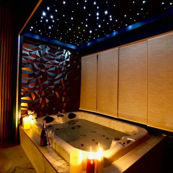 Flower Suite & Spa, air-conditioned and beach, hotel in La Seyne-sur-Mer