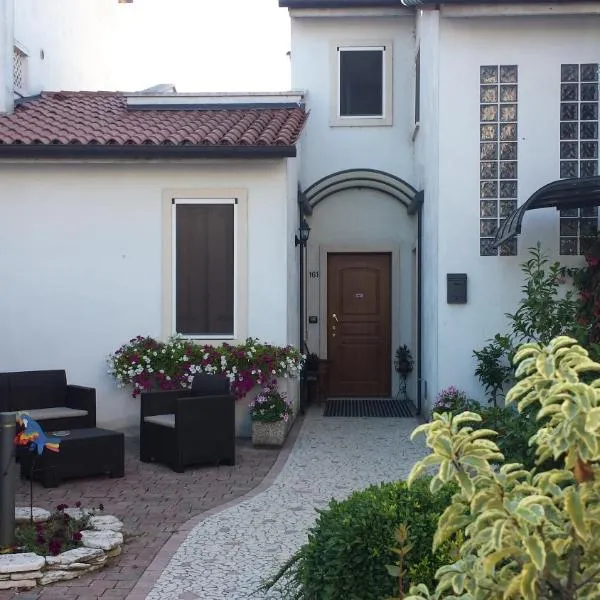Appartamento Acero Rosso, hotel v destinaci Vicenza