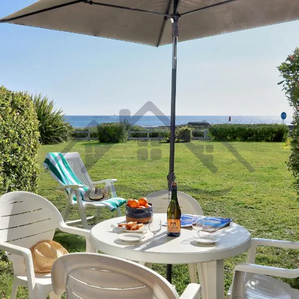 LocaLise - Maison D02 - Vue mer - Accès piscine - Wifi inclus - Draps et lits faits inclus - Face à la plage - Centre et port à 700m, hotel v destinaci Le Guilvinec