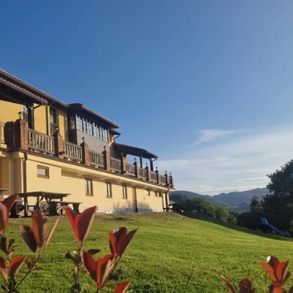 Complejo turístico Las Mimosas del Nalon, hotel en La Arena