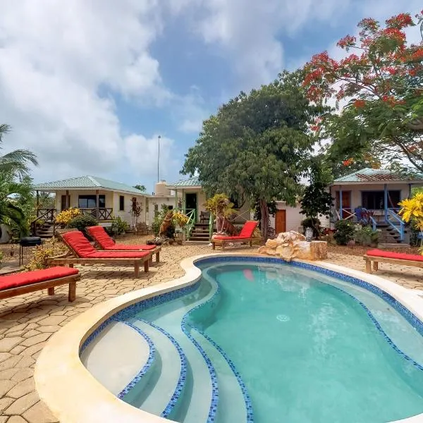 Starfish Cabana at Latitude Adjustment -Gold Standard Certified, hotel v destinaci Hopkins