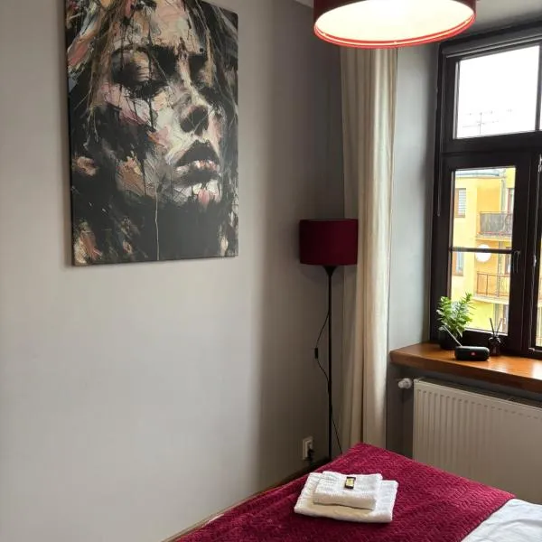 Apartamenty Łuczkowskiego z widokiem na studnię 4, hotel in Chełm