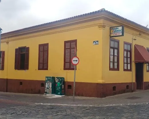 HOTEL PENSÃO COLONIAL - Centro Atibaia、アチバイアのホテル
