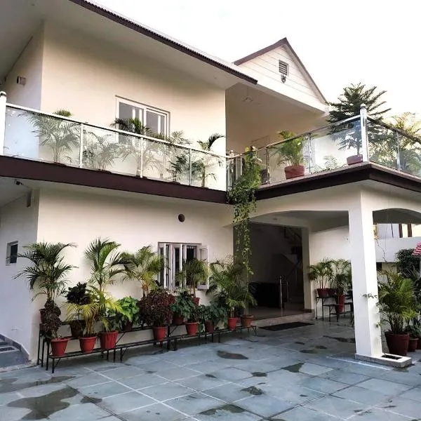 The Olive Greens, hotel in Pāonta Sāhib