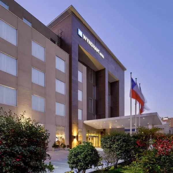 Wyndham Santiago Aeropuerto、サンティアゴのホテル