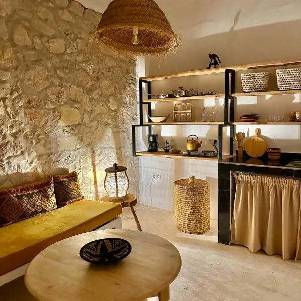 Cozy 1BR Bungalow with Kitchen in Eco Garden Nature Escape, hotel en Agadir