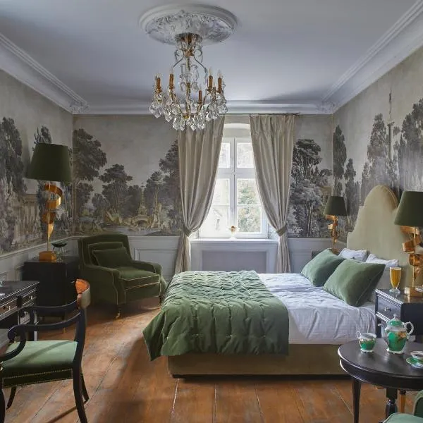 Zamek Sarny - Schloss Scharfeneck, hotel in Kłodzko