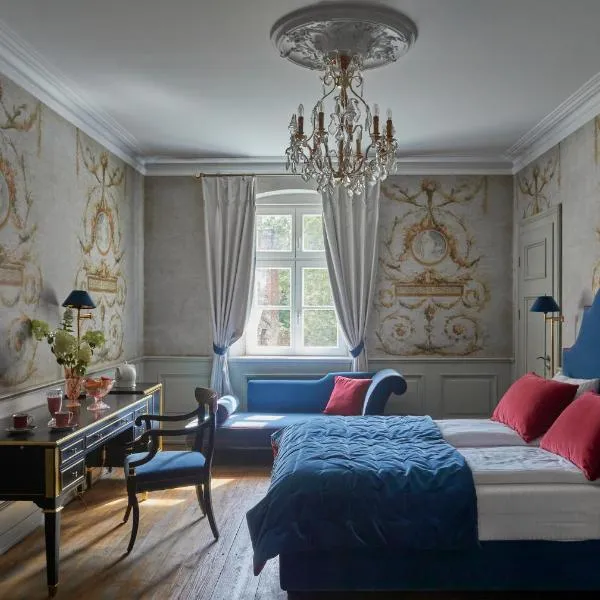 Zamek Sarny - Schloss Scharfeneck, hotel u gradu Klodzko