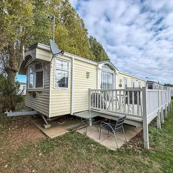 Lovely Caravan At Manor Park, Nearby Hunstanton Beach In Norfolk Ref 23029T, hôtel à Hunstanton