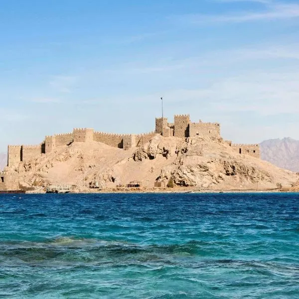 Movenpick Taba Resort & Spa, hotel in Taba