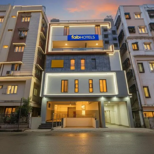 FabExpress Starhood - Nr Lanco Hills, Manikonda, hotel din Gundipet