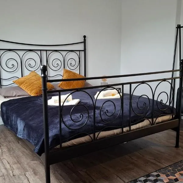 2 Zimmer Apartment - zentral und ruhig - nahe VW, Autostadt, Parkplatz & WLAN, CityStay Wolfsburg - GTI, hotel in Wolfsburg