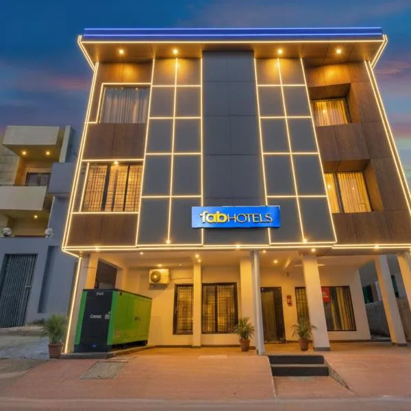 FabExpress PAS Residency - Nr Marina Beach, hotel in Chennai