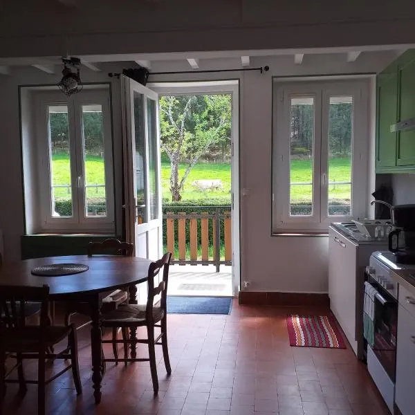 Charmant gîte à 3km du Lac de Pannecière, hotel v destinácii Châtin