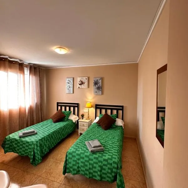 DUPLEX COMPLETO 8 CAMAS La POBLA LLARGA, hotel in Puebla Larga