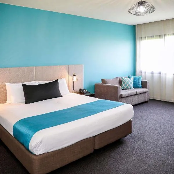 Mantra Melbourne Melton, hotel in Melton