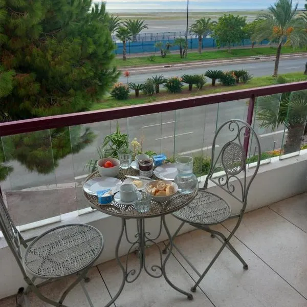 2 Bedroom Ocean view Apartment, ξενοδοχείο στη Νίκαια