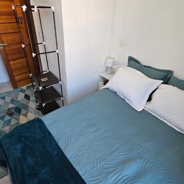Quarto Plutão - banheiro privativo e ar condicionado - Foto 2