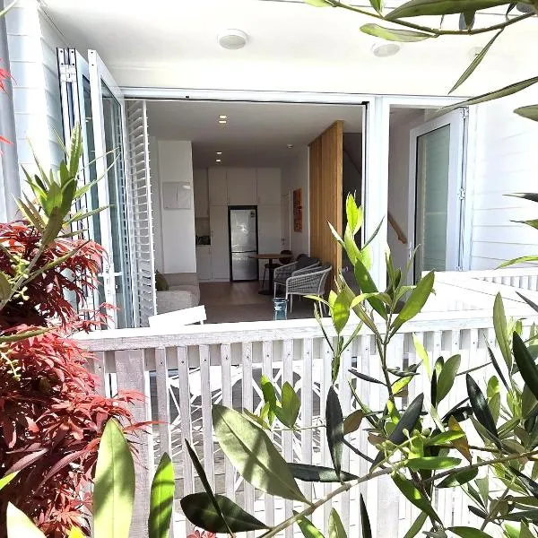 Villa in the heart of Matakana, hotell i Matakana